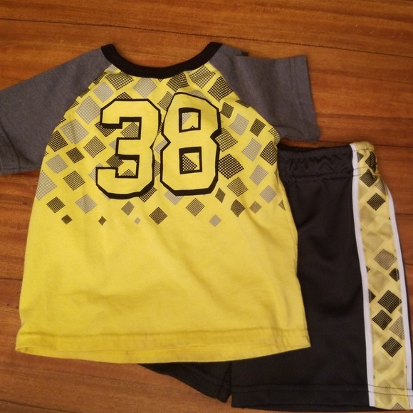 Garanimals Yellow and Gray Tshirt and shorts (2T) - Picture 2 of 4